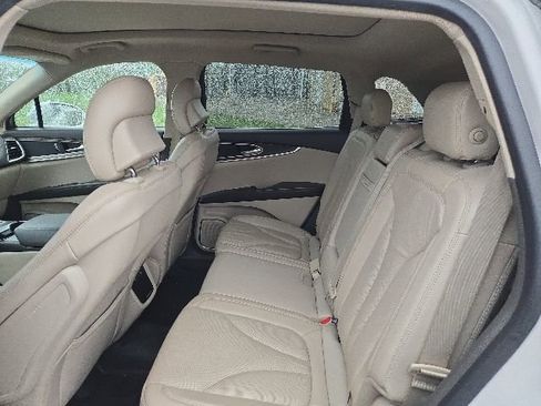 Used 2016 Lincoln MKX Reserve w/ Equipment Group 102A AWD/4WD image 8
