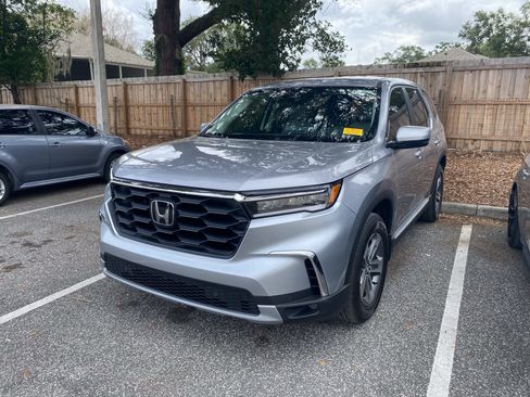 Used 2025 Honda Pilot EX-L image 13
