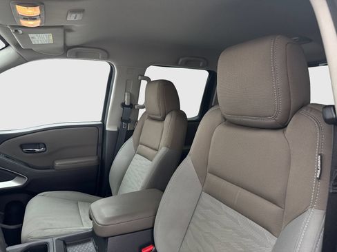 Used 2022 Nissan Frontier SV w/ Technology Package RWD image 15