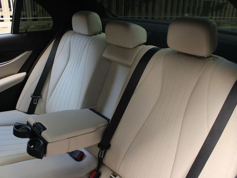 Used 2020 Mercedes-Benz E 350 Sedan image 20