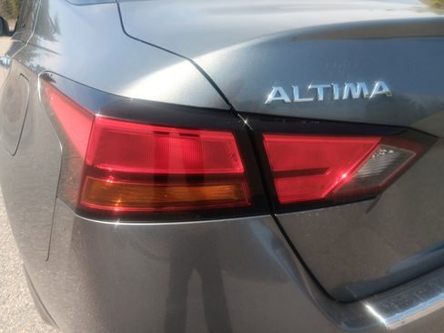 Used 2019 Nissan Altima 2.5 SV FWD image 11