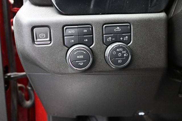 Used 2024 Chevrolet Silverado 3500 LT w/ Convenience Package AWD/4WD image 21