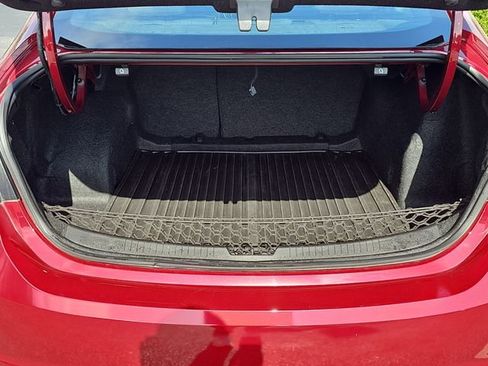 Used 2018 Chevrolet Malibu LT image 12