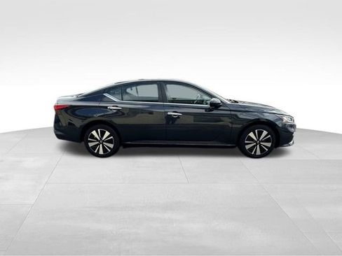 Used 2021 Nissan Altima 2.5 SV image 21
