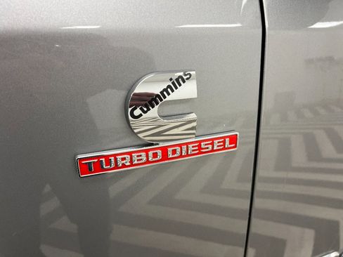 Used 2024 RAM 3500 Laramie AWD/4WD image 8