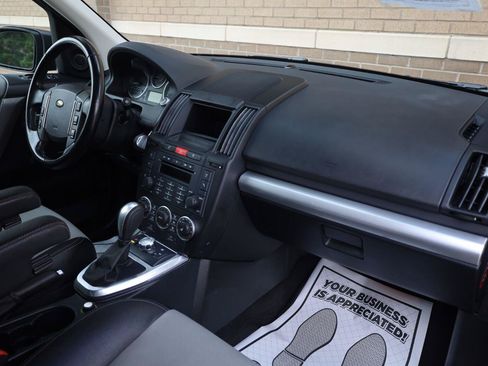 Used 2010 Land Rover LR2 HSE AWD/4WD image 31