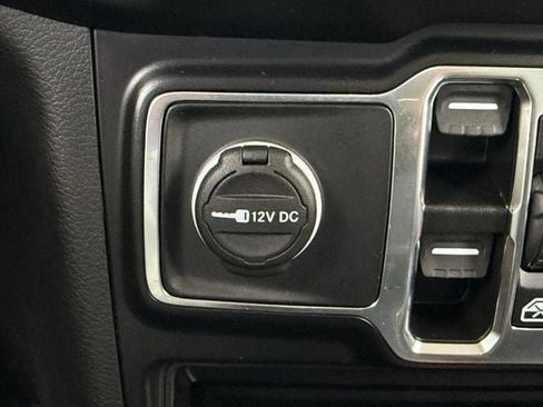 Used 2022 Jeep Gladiator Overland w/ Popular Equipment Package AWD/4WD image 22