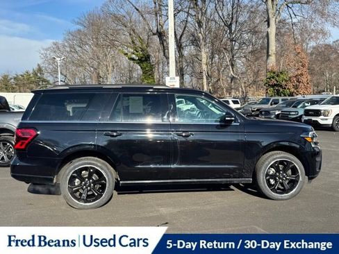 Certified 2022 Ford Expedition Limited image 9