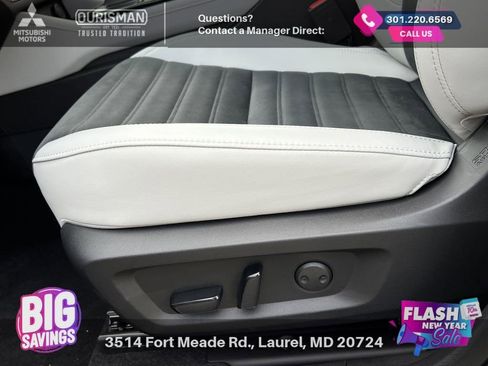 New 2025 Mitsubishi Outlander SE image 17