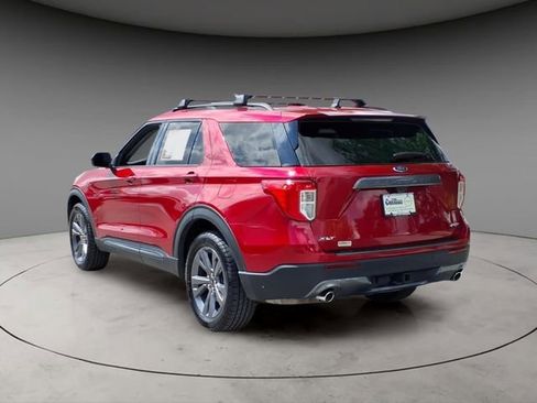 Used 2023 Ford Explorer XLT w/ Equipment Group 202A AWD/4WD image 3