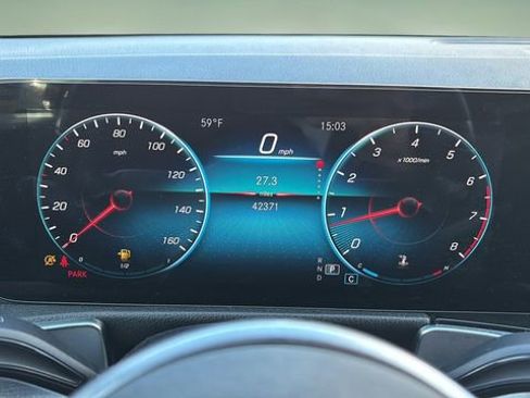 Used 2022 Mercedes-Benz GLB 250 image 15