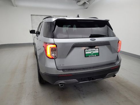 Used 2022 Ford Explorer XLT w/ Equipment Group 202A RWD image 6
