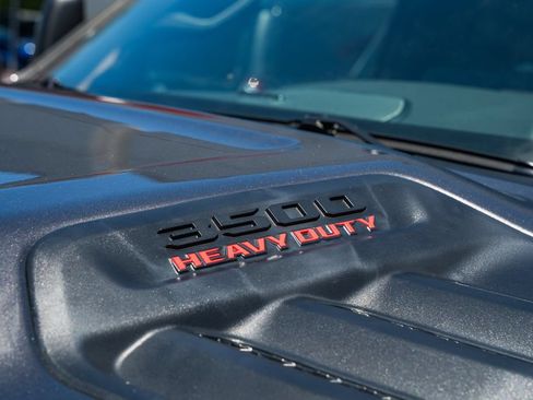New 2026 RAM 3500 Laramie AWD/4WD image 17