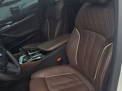 Used 2023 BMW 530i w/ Executive Package RWD image 17