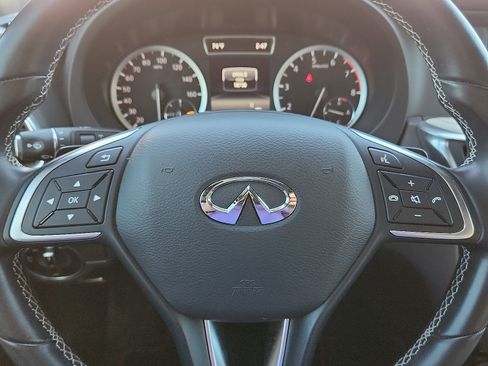 Used 2018 INFINITI QX30 Premium w/ Technology Package image 19