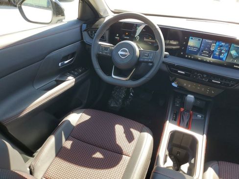 New 2026 Nissan Kicks SR w/ Cold Weather Package AWD/4WD image 12