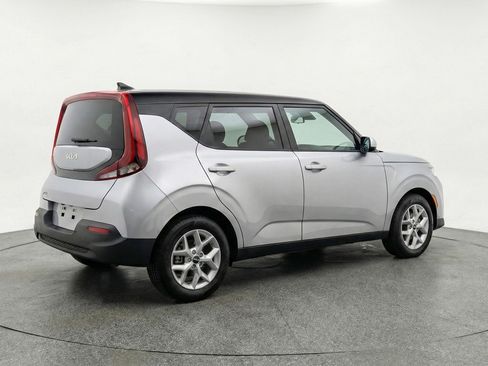 Used 2025 Kia Soul LX w/ LX Technology Package FWD image 9