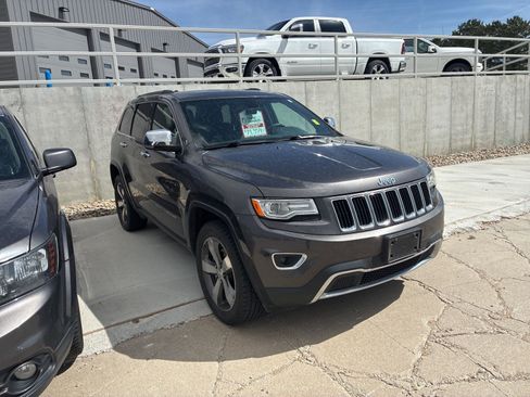 Used 2015 Jeep Grand Cherokee Limited w/ Luxury Group II image 3