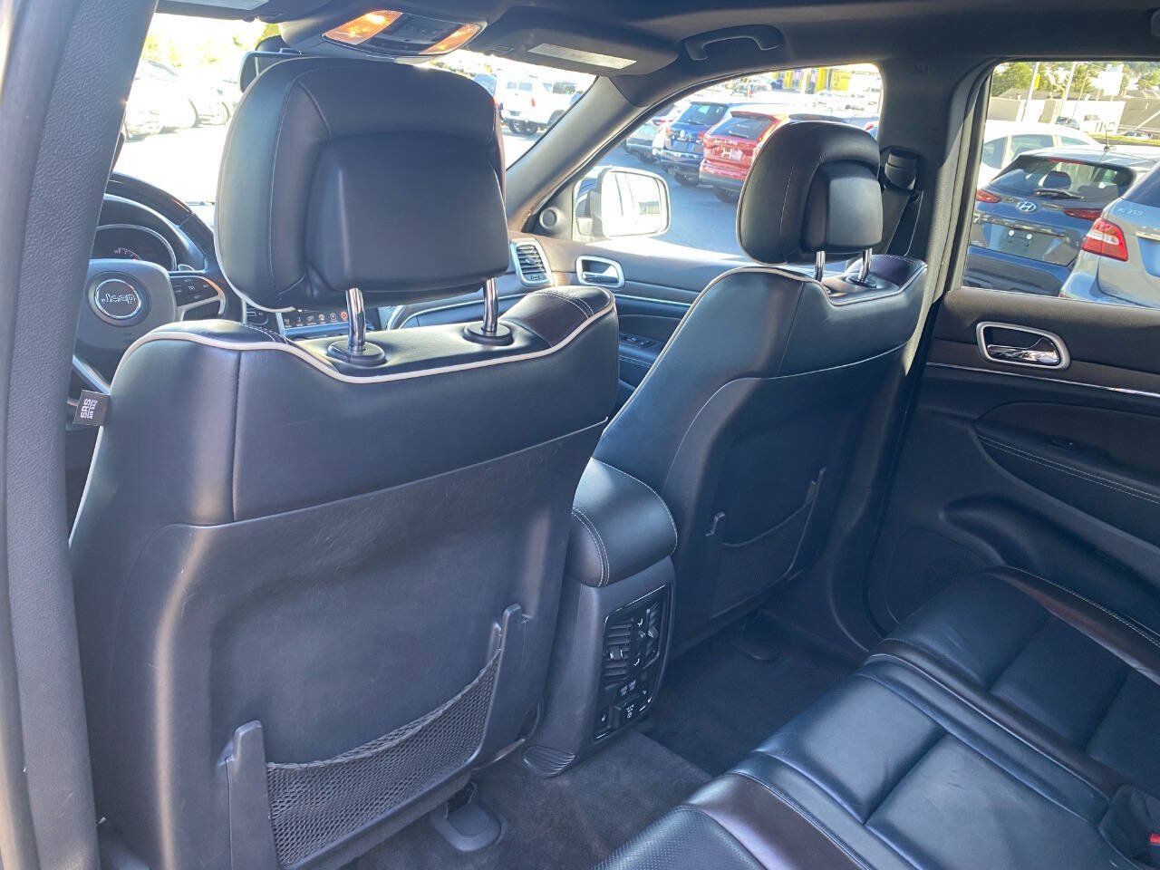 Used 2015 Jeep Grand Cherokee Overland AWD/4WD image 21