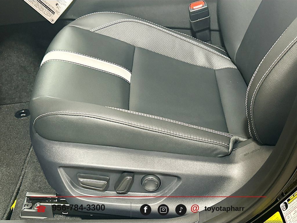 New 2026 Toyota Camry Hybrid w/ Multimedia Upgrade Package FWD image 20