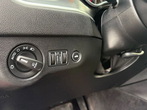 Used 2017 Dodge Charger SXT w/ AWD Plus Group image 17