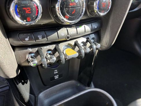 Used 2021 MINI Cooper SE w/ 8.8" Touchscreen Nav Package image 23