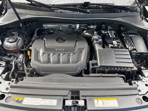 Used 2022 Volkswagen Tiguan SEL R-Line image 25