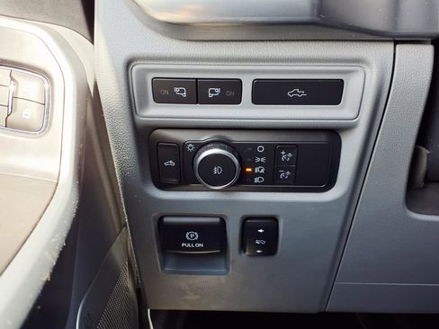 Used 2022 Ford F150 Lariat w/ Equipment Group 502A High image 24