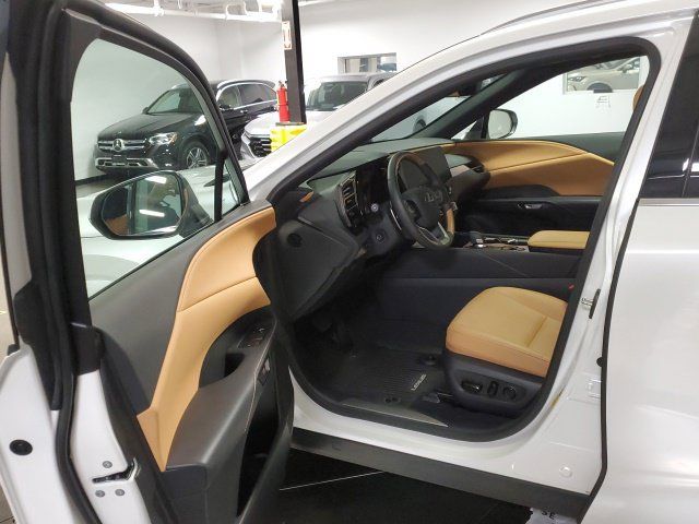 Used 2024 Lexus RX 350 Premium w/ Accessory Package (Z1) AWD/4WD image 13