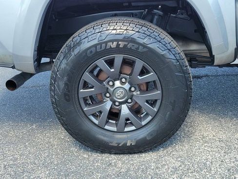 Certified 2022 Toyota Tacoma SR5 w/ Technology Package AWD/4WD image 5