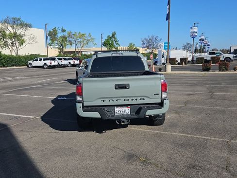Used 2022 Toyota Tacoma TRD Off-Road w/ TRD Premium Off Road Package image 7