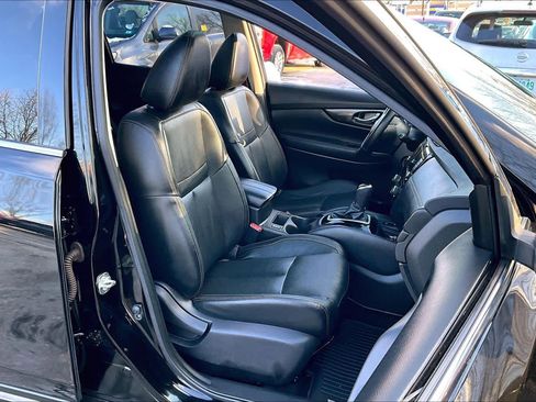 Used 2018 Nissan Rogue SL w/ Premium Package image 8