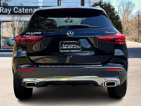 Used 2025 Mercedes-Benz GLA 250 4MATIC image 4