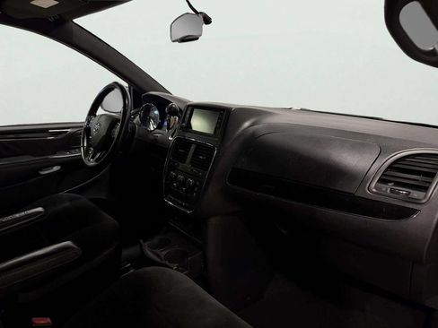 Used 2016 Dodge Grand Caravan SE FWD image 27