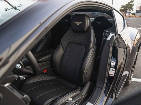 Used 2022 Bentley Continental GT image 27