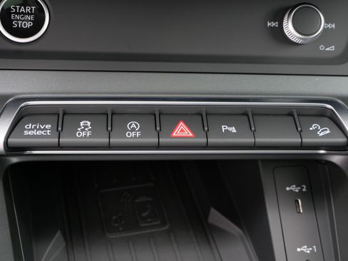 Certified 2025 Audi Q3 2.0T Premium w/ Convenience Package AWD/4WD image 30