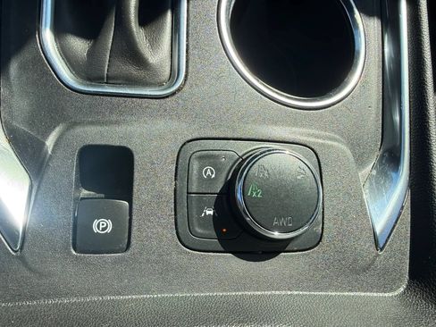 Used 2023 Chevrolet Traverse LT AWD/4WD image 25