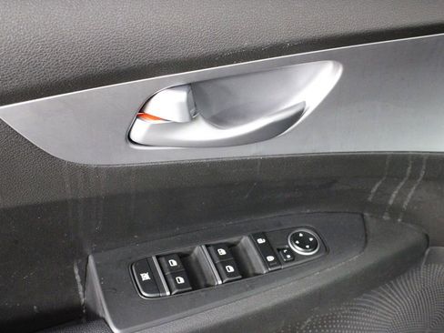 Used 2023 Kia Forte LXS w/ LXS Technology Package image 17