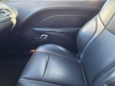 Used 2019 Dodge Challenger SXT w/ Plus Package image 12