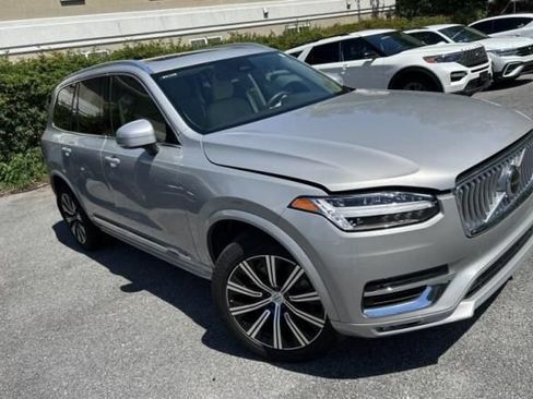 Used 2024 Volvo XC90 B5 Core w/ Protection Package AWD/4WD image 1