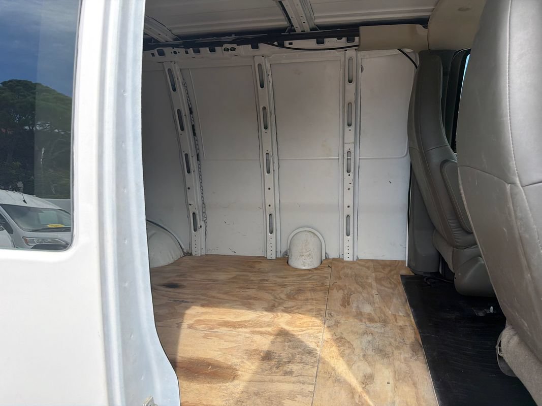 Used 2023 GMC Savana 3500 w/ Driver Convenience Package RWD image 8