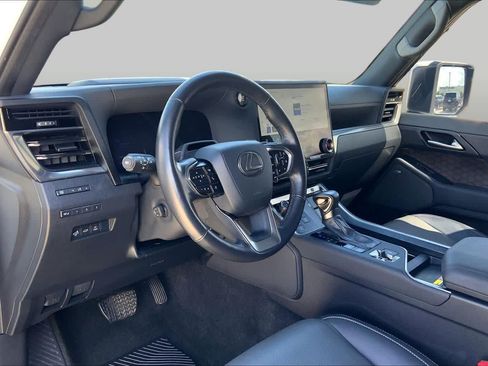 Used 2024 Lexus GX 550 w/ Accessory Package (Z1) AWD/4WD image 18