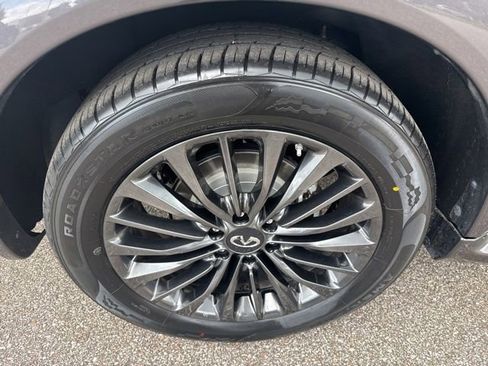 Used 2023 INFINITI QX80 Premium Select AWD/4WD image 15