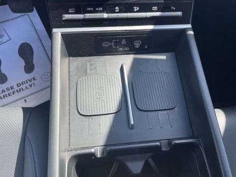 Used 2025 Hyundai Santa Fe SEL FWD image 18