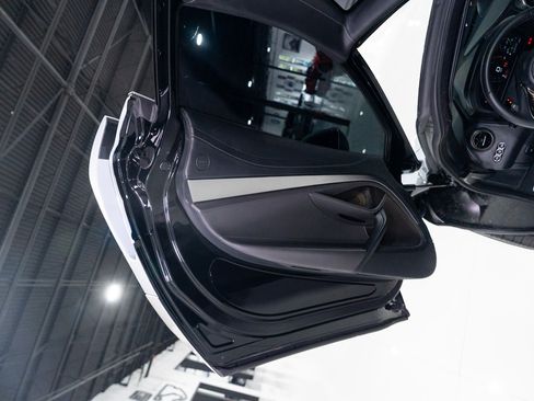 Used 2018 McLaren 720S image 32