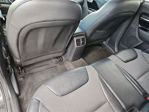 Used 2022 Kia Niro EX image 19