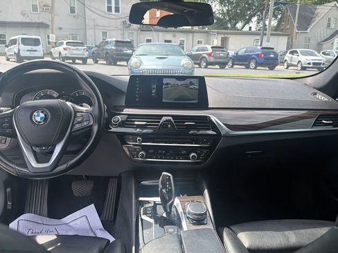 Used 2018 BMW 530i xDrive w/ Premium Package AWD/4WD image 14
