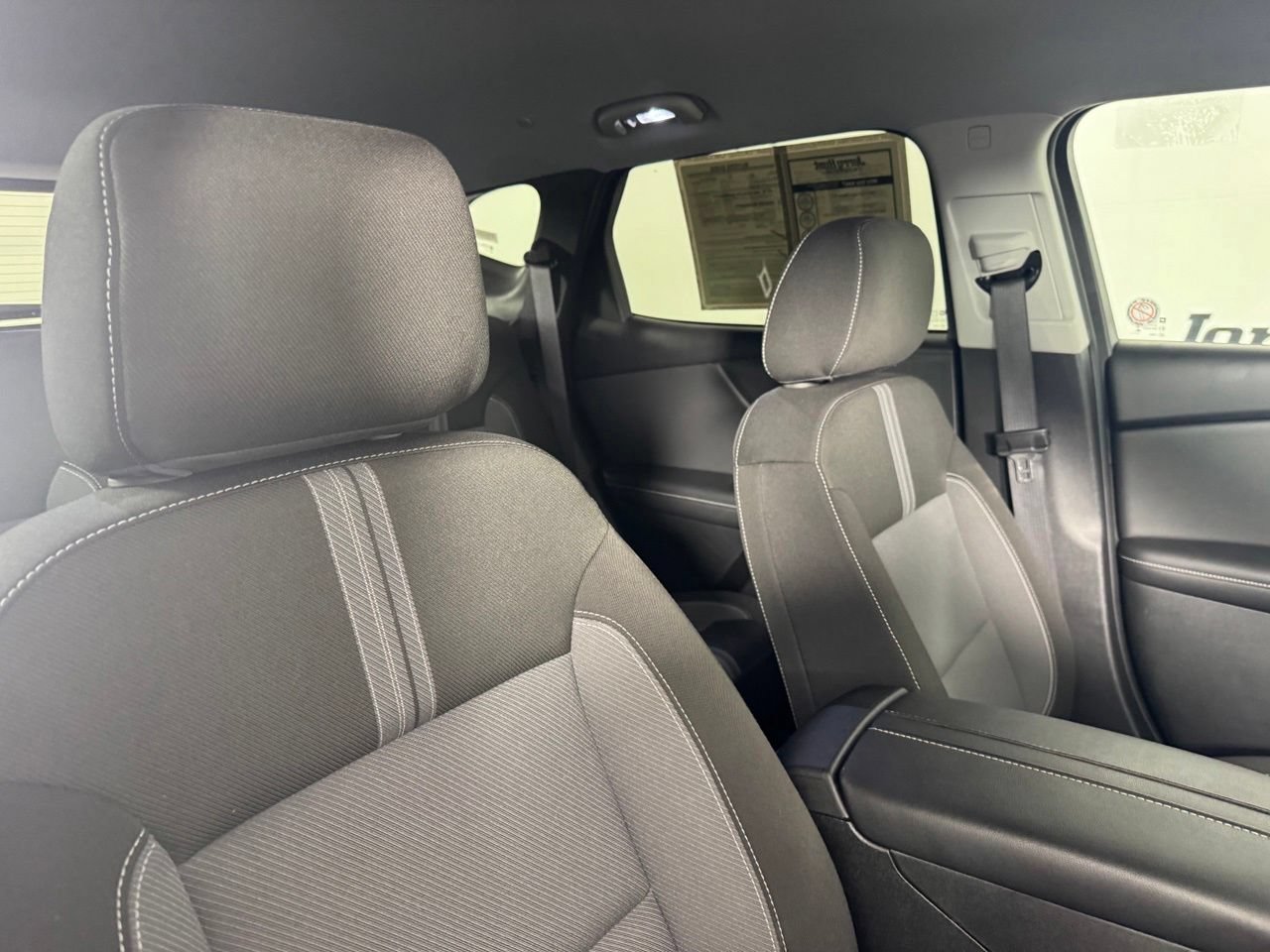 Used 2025 Chevrolet Blazer LT FWD image 36