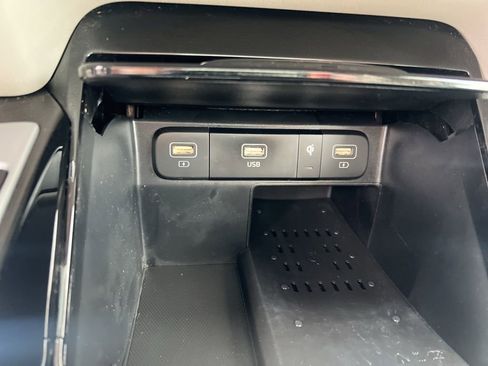 Used 2023 Kia Sorento SX image 62