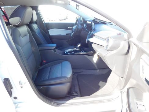 New 2026 Chevrolet Trax LT w/ Driver Confidence Package FWD image 16